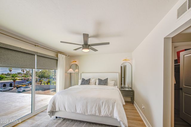 1214 E DESERT COVE Avenue, Phoenix, AZ 85020