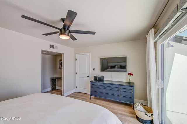 1214 E DESERT COVE Avenue, Phoenix, AZ 85020