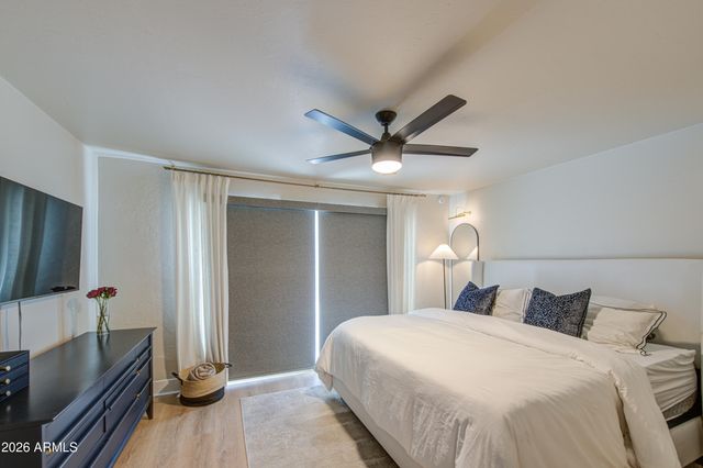 1214 E DESERT COVE Avenue, Phoenix, AZ 85020