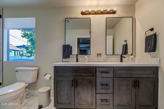 1214 E DESERT COVE Avenue, Phoenix, AZ 85020