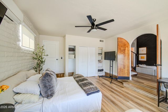 1214 E DESERT COVE Avenue, Phoenix, AZ 85020
