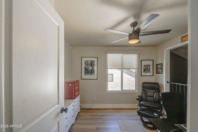 1214 E DESERT COVE Avenue, Phoenix, AZ 85020