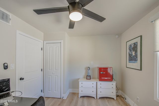 1214 E DESERT COVE Avenue, Phoenix, AZ 85020
