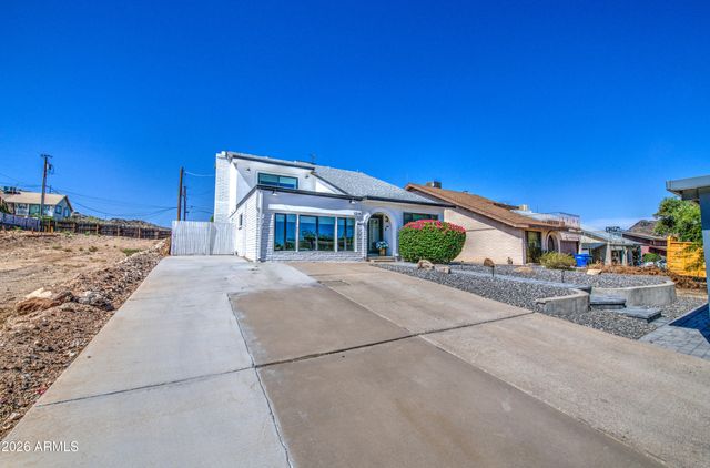 1214 E DESERT COVE Avenue, Phoenix, AZ 85020
