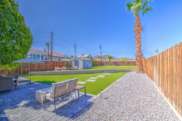 1214 E DESERT COVE Avenue, Phoenix, AZ 85020
