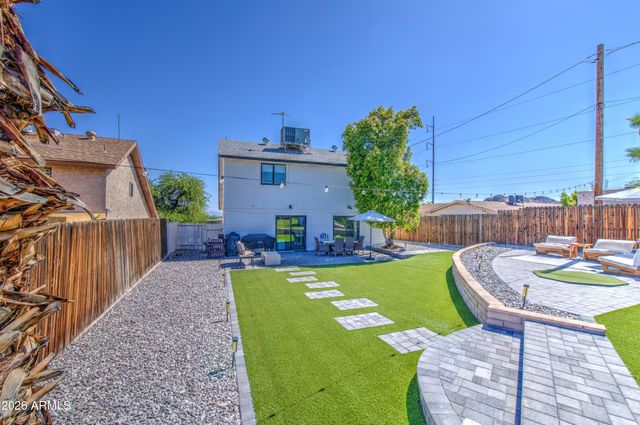 1214 E DESERT COVE Avenue, Phoenix, AZ 85020