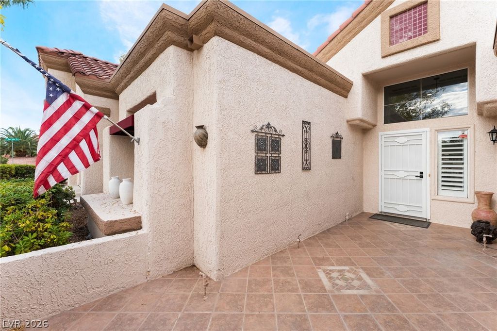 2705 Sungold Drive, Las Vegas, NV 89134 — photo 2