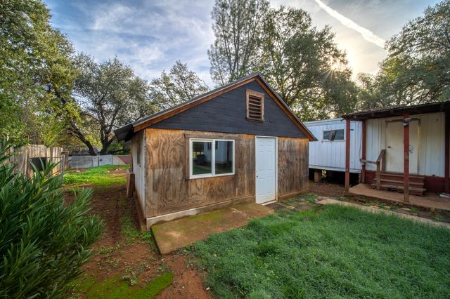 1945 Grand Coulee Boulevard, Shasta Lake, CA 96019
