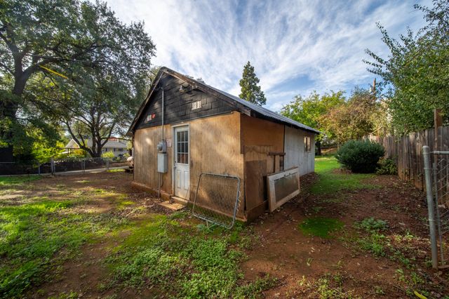 1945 Grand Coulee Boulevard, Shasta Lake, CA 96019