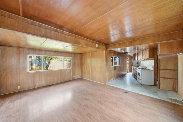 1945 Grand Coulee Boulevard, Shasta Lake, CA 96019