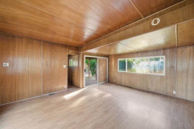 1945 Grand Coulee Boulevard, Shasta Lake, CA 96019