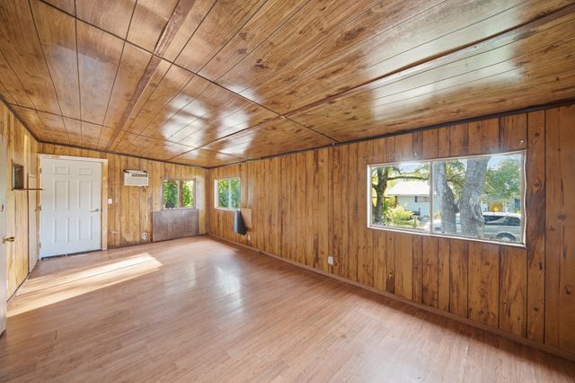 1945 Grand Coulee Boulevard, Shasta Lake, CA 96019