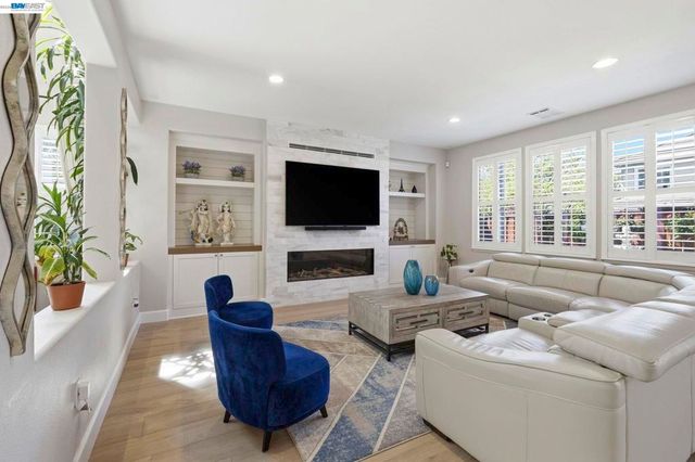 3001 Silva Way, San Ramon, CA 94582