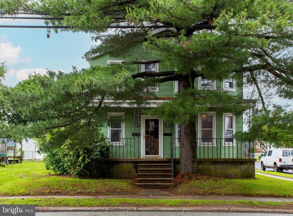 1200 4TH AVE, Essington, PA 19029