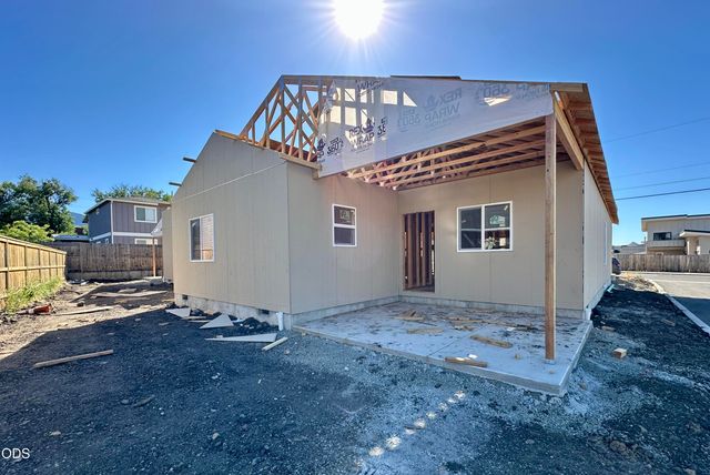 315 E Rapp Road, Talent, OR 97540