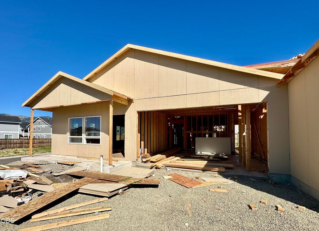 315 E Rapp Road, Talent, OR 97540