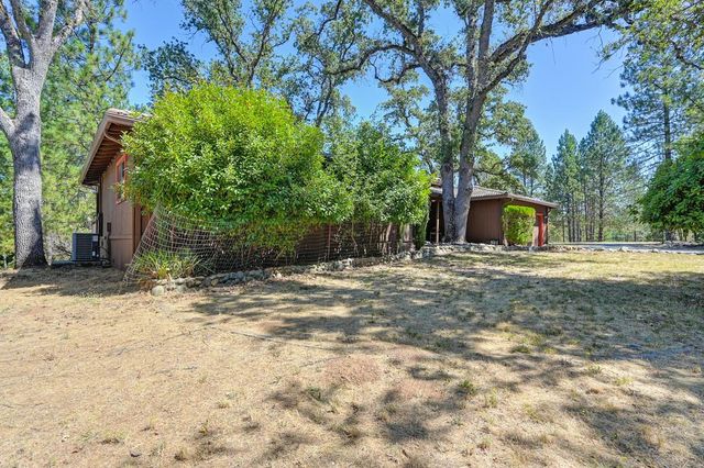 5090 Oak Ln, Garden Valley, CA 95633