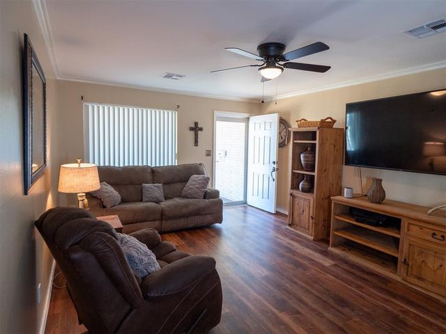 6301 S Broadway Avenue, Oklahoma City, OK 73139