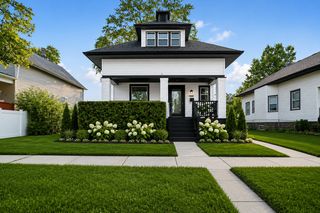 11218 S Hermosa Avenue, Chicago, IL 60643