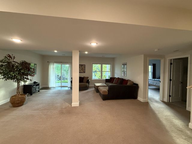 68 Laurentide Lane, South Burlington, VT 05403