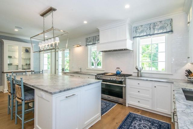 908 S DAKOTA AVENUE, Tampa, FL 33606