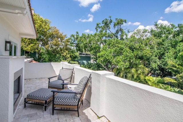 908 S DAKOTA AVENUE, Tampa, FL 33606