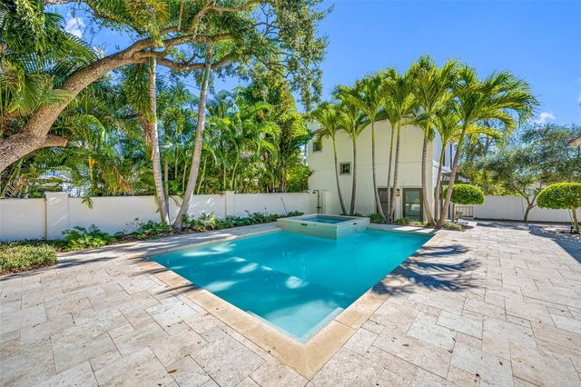 908 S DAKOTA AVENUE, Tampa, FL 33606