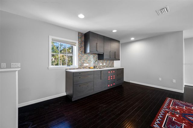 908 S DAKOTA AVENUE, Tampa, FL 33606