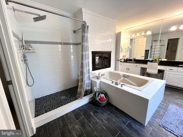 7809 FOX GATE CT, Bethesda, MD 20817