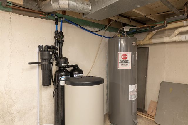 11230 Lakeshore Drive, Three Rivers, MI 49093