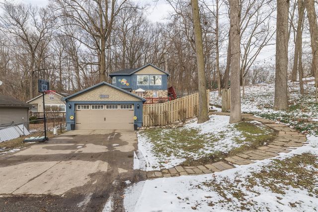 11230 Lakeshore Drive, Three Rivers, MI 49093