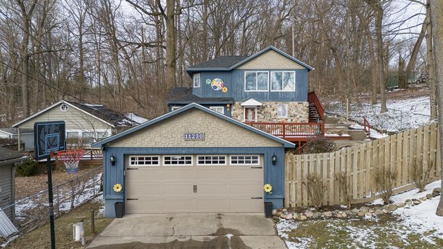 11230 Lakeshore Drive, Three Rivers, MI 49093