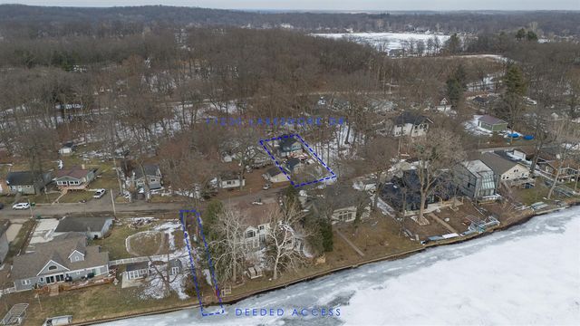 11230 Lakeshore Drive, Three Rivers, MI 49093