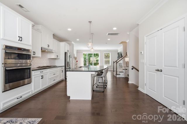 507 Upper Stone Circle, Charlotte, NC 28211