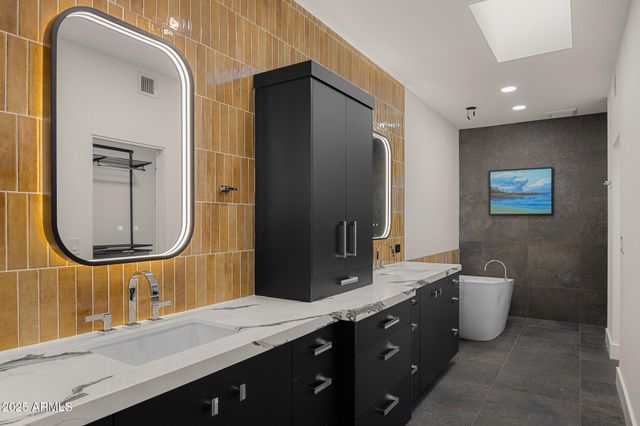 10041 N 52ND Place, Paradise Valley, AZ 85253