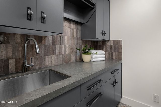 10041 N 52ND Place, Paradise Valley, AZ 85253