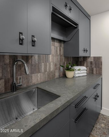 10041 N 52ND Place, Paradise Valley, AZ 85253