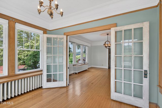415 East Main Street, Marion, VA 24354