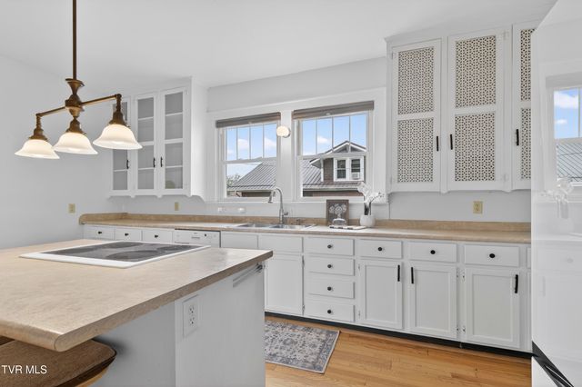 415 East Main Street, Marion, VA 24354