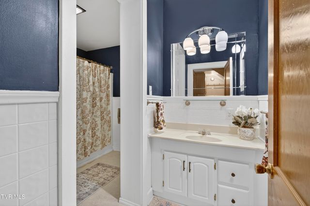 415 East Main Street, Marion, VA 24354