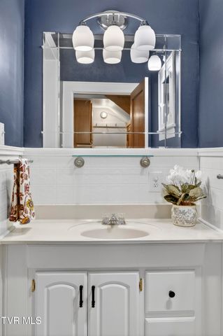 415 East Main Street, Marion, VA 24354