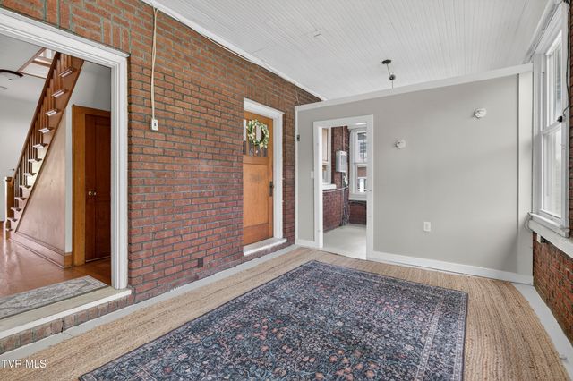 415 East Main Street, Marion, VA 24354