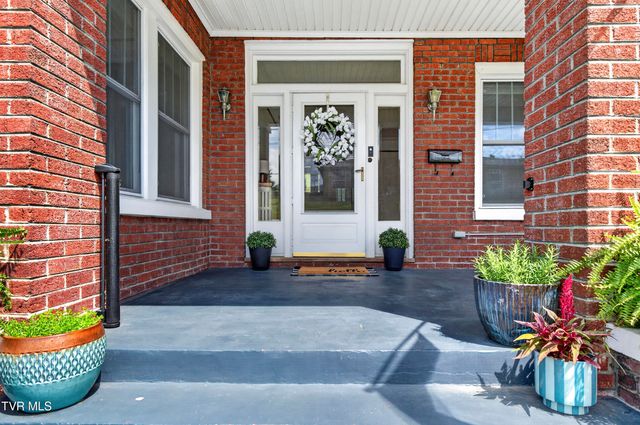 415 East Main Street, Marion, VA 24354