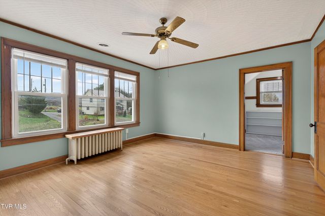 415 East Main Street, Marion, VA 24354