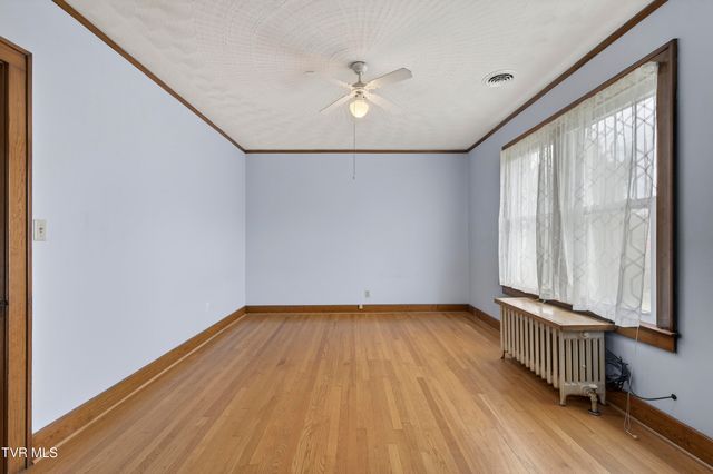 415 East Main Street, Marion, VA 24354