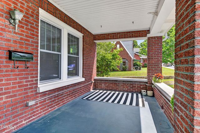 415 East Main Street, Marion, VA 24354
