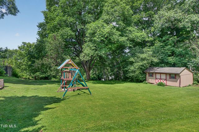 415 East Main Street, Marion, VA 24354