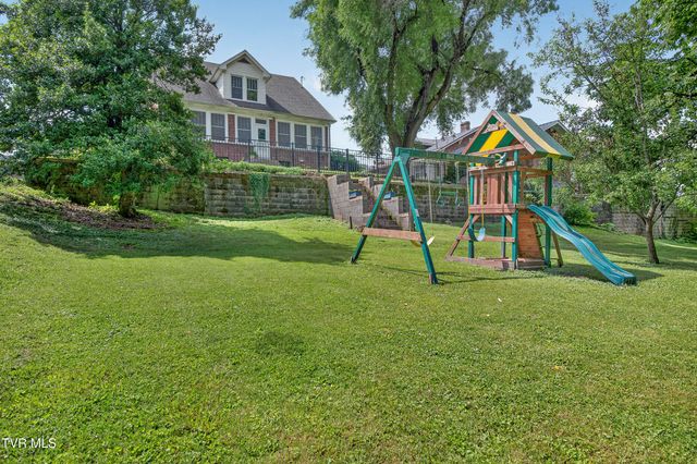 415 East Main Street, Marion, VA 24354