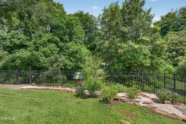 415 East Main Street, Marion, VA 24354
