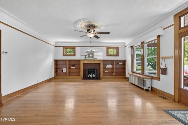 415 East Main Street, Marion, VA 24354